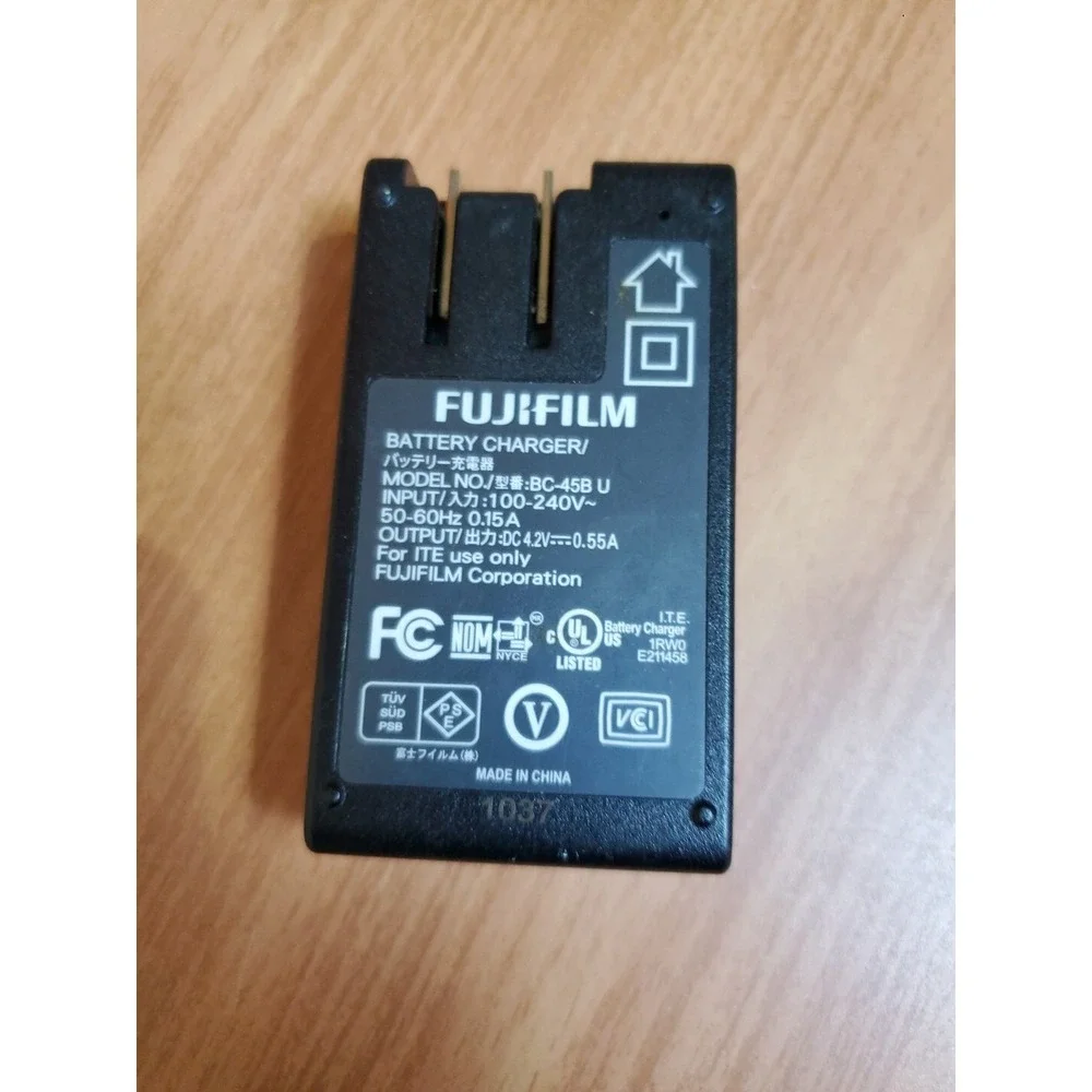 Genuine Fujifilm BC-45B Camera Battery Charger Used